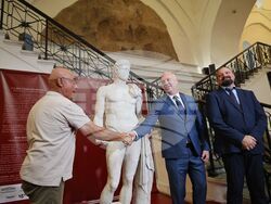 „С една глава по-висока. Втората статуя от Хераклея Синтика“ - изложба