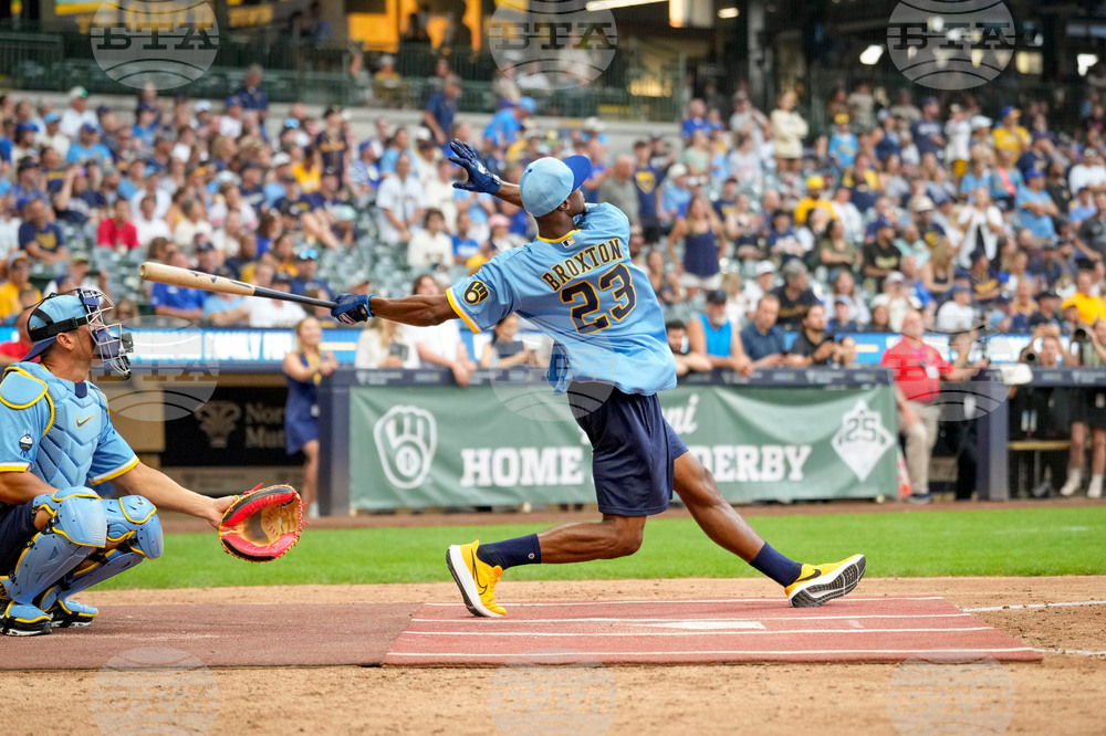 Alumni HR Derby Baseball