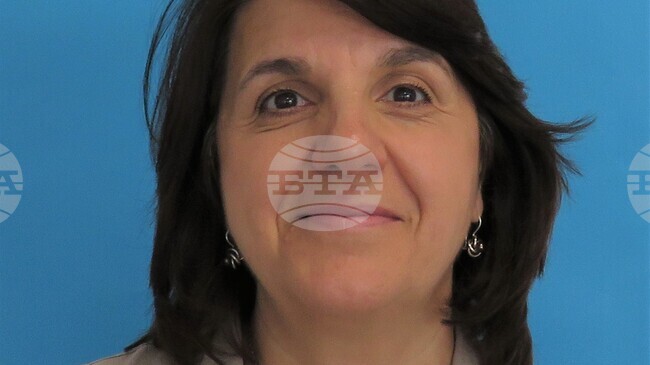 "ВИТТЕ Аутомотив България" търси инженери по контрол на качеството и производството, заяви за БТА ръководителят на отдел "Човешки ресурси" Светлана Жекова