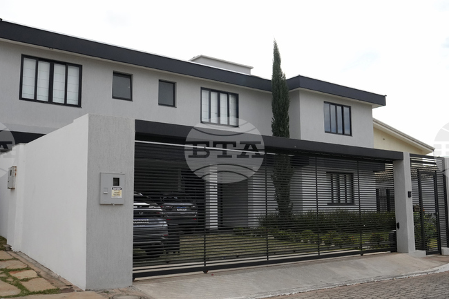 Адвокатите на Болсонаро обжалваха заповедта за задържане на бившия бразилски президент под домашен арест