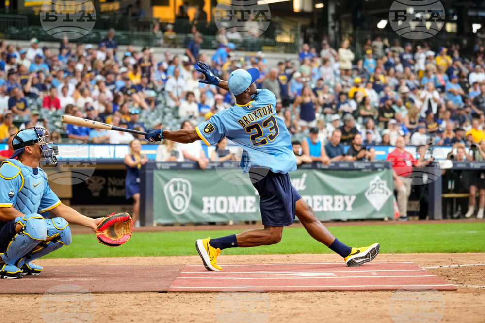 Alumni HR Derby Baseball