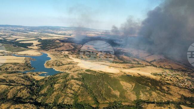 Два самолета, предоставени ни от Швеция, и вертолет се включиха в гасенето на пожара в Харманлийско