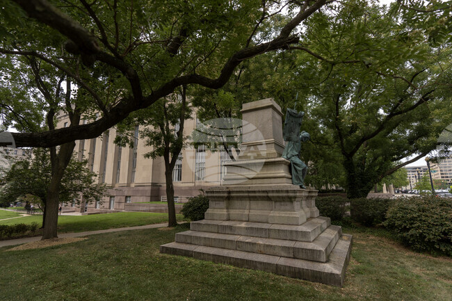 Confederate Statue