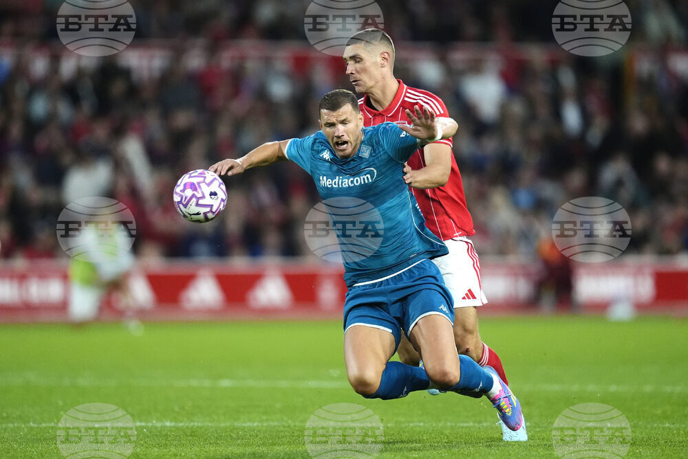 Един Джеко подписа договор с Шалке 04 до края на сезона