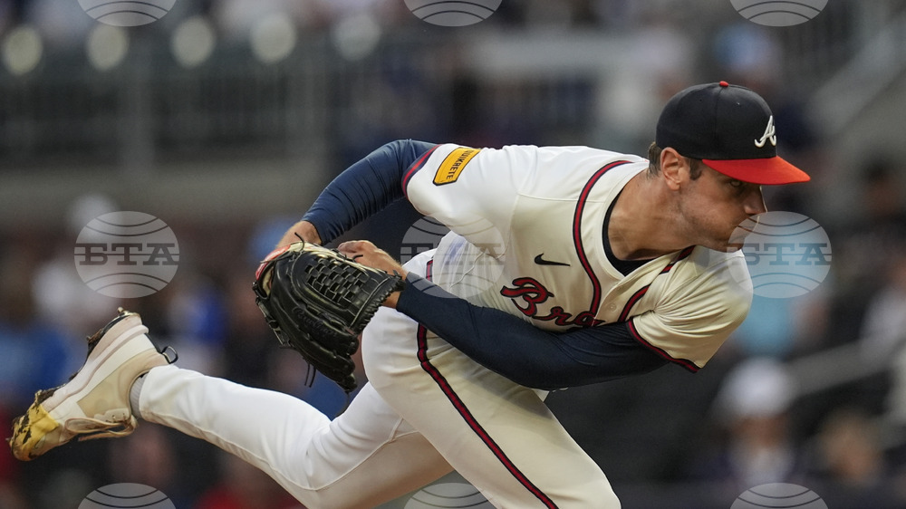 Brewers Braves Baseball