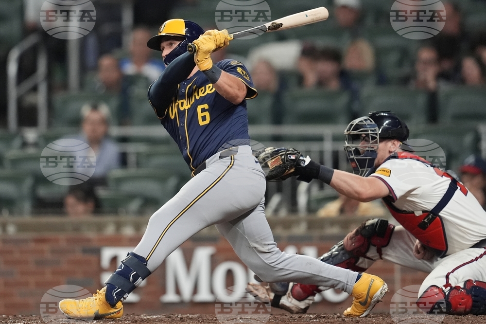 Brewers Braves Baseball