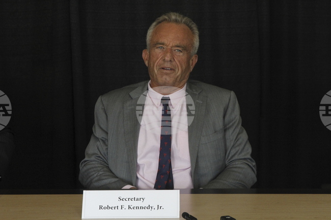 Здравни служители в САЩ призоваха министър Робърт Кенеди-младши да спре да разпространява фалшива информация за ваксините