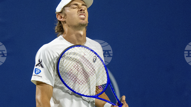 Алекс Де Минор отпадна още в първия си мач на тенис турнира в Синсинати, чехите Иржи Лехечка и Якуб Меншик се класираха за третия кръг