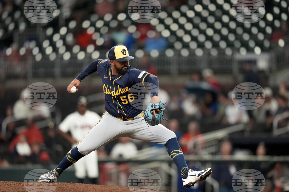 Brewers Braves Baseball