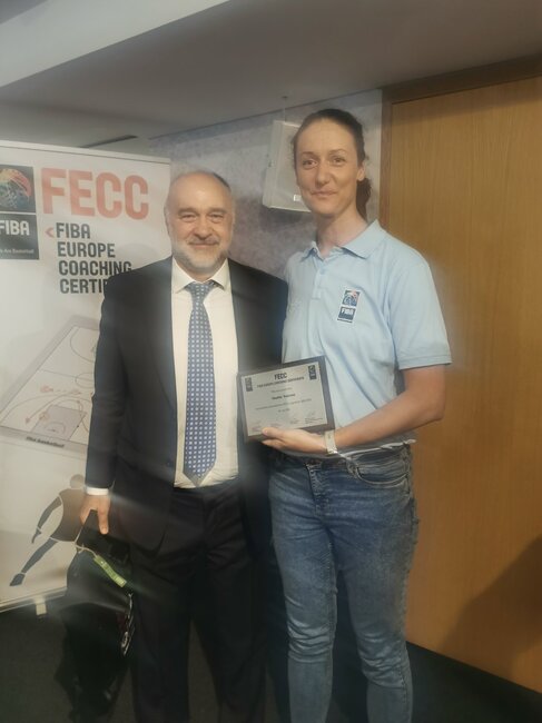 Треньорът от школата на Рилски спортист Веселка Тодорова взе сертификат на ФИБА