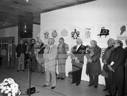 София (2 януари 1986) Откриване и разглеждане юбилейната изложба на народния художник Стефан Кънчев. Пресфото БТА снимка: Димитър Викторов/архив