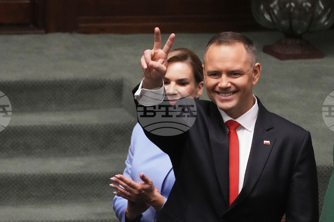  Как ще работи новият полски президент Навроцки с правителството на Туск? 