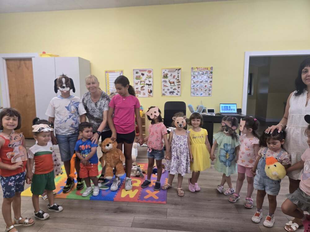 Възпитаници на Център „Малката България“ в Чикаго превърнаха три приказки в театрални постановки