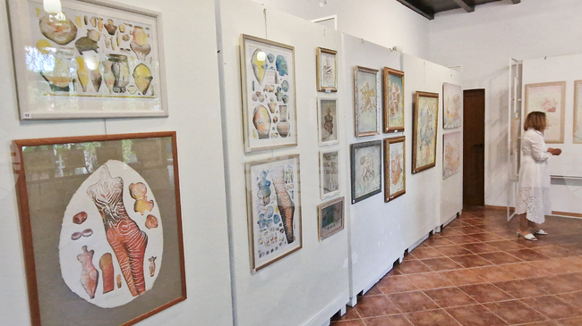 Изложба „Ретроспекция на цивилизацията“ на Николай Стайковски е подредена в Националното изложение на занаятите в Орешак