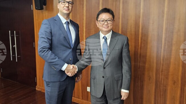 Economy Minister, Chinese Vice Minister of Commerce Discuss Trade and Investment Opportunities 