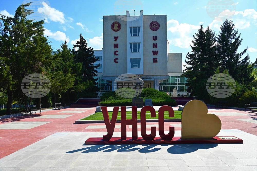 УНСС своевременно ще въведе новите такси за платено обучение съгласно промените в Закона за висшето образование