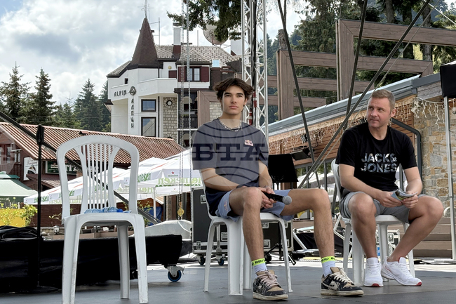 Пилотът от Формула 3 Никола Цолов се срещна с почитатели в курортен комплекс Боровец