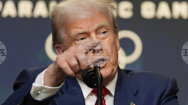 Тръмп се похвали с напредък в разговорите с Русия, но Белият дом каза, че продължава планирането на вторичните санкции