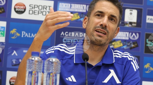 Треньорът на Левски Хулио Веласкес ще даде редовната си пресконференция утре преди мача с Ботев (Враца)