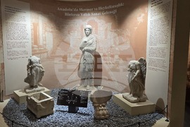 Турция - археологическа експозиция - статуята на Марк Аврелий