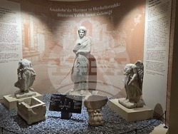 Турция - археологическа експозиция - статуята на Марк Аврелий