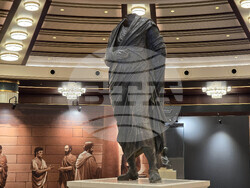 Турция - археологическа експозиция - статуята на Марк Аврелий