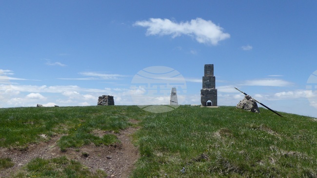 Good Mountain Hiking Conditions on Friday