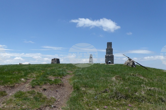 Good Mountain Hiking Conditions on Friday