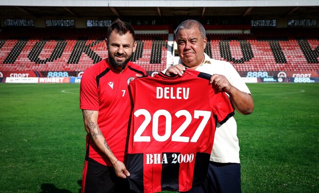 Спас Делев продължи договора си с Локомотив София