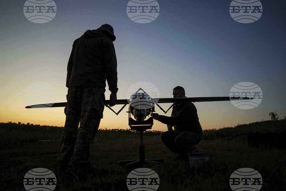 Кола на украинска телевизия се натъкна на магнитна мина близо до Покровск 