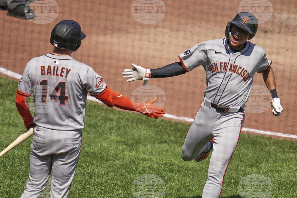 Giants Pirates Baseball