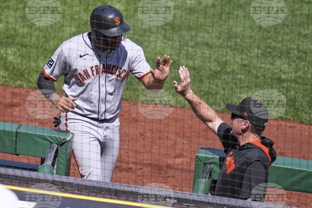 Giants Pirates Baseball