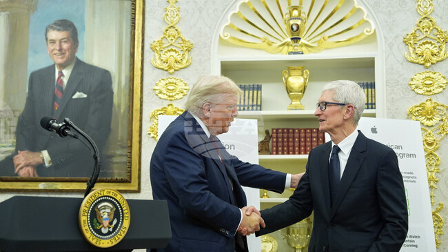 Акциите на Епъл регистрираха най-големия си седмичен ръст от пет години след срещата на изпълнителния директор Тим Кук с Доналд Тръмп в Белия дом