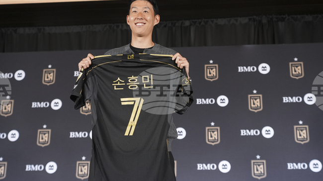Корейският национал Хюн-мин Сон направи дебют за новия си тим ФК Лос Анджелис