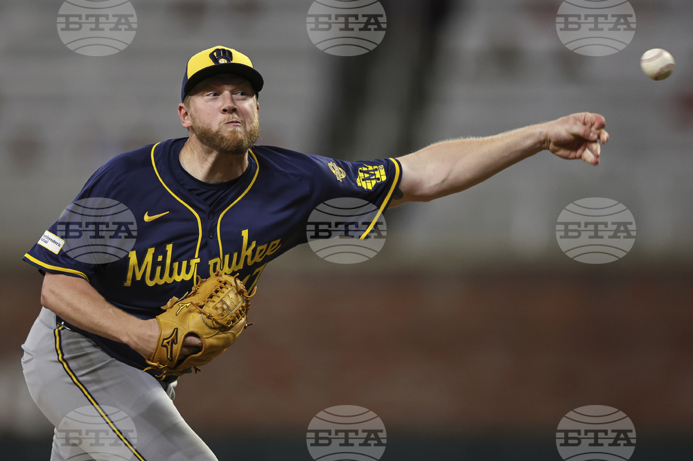Brewers Braves Baseball