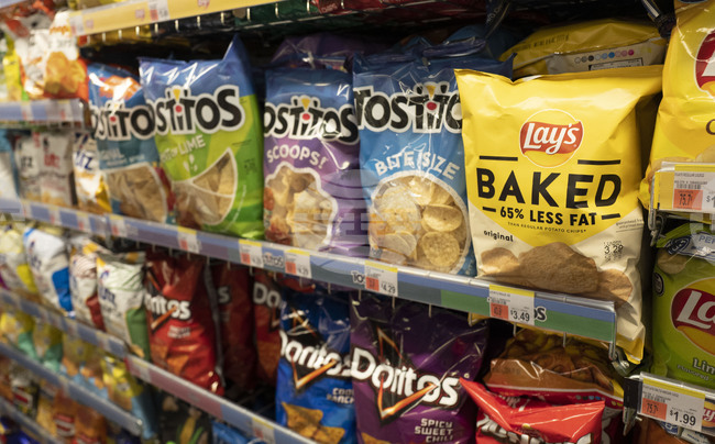 Американски учени сравняват пристрастяването към свръхпреработени храни с тютюнопушенето