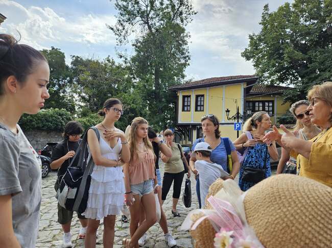 Възпитаници на училище „Асен и Илия Пейкови“ в Рим се разходиха в Пловдив