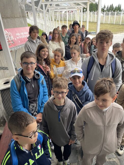 Възпитаници на училище „Българче“ в Неапол се качиха на връх Снежанка