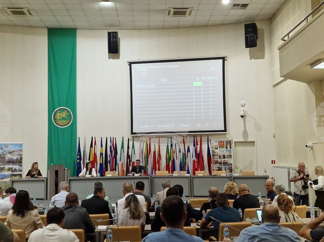 Общинските съветници в Стара Загора приеха на второ четене стойностите на местните такси и цени на услуги 