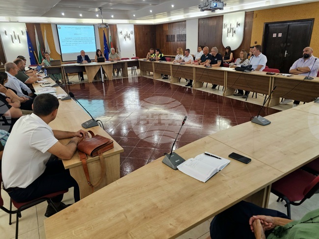 Допълнителни мерки за недопускане на шарка и син език по дребни и едри преживни животни бяха въведени в Русенско 