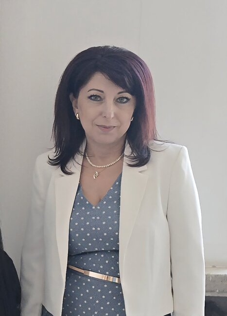 Зорница Гоган, председател на Асоциацията на българските училища в чужбина, пред в. „Аз-буки“: Важното е веднъж децата да влязат в училище, след това ги завладяваме и е лесно да останат