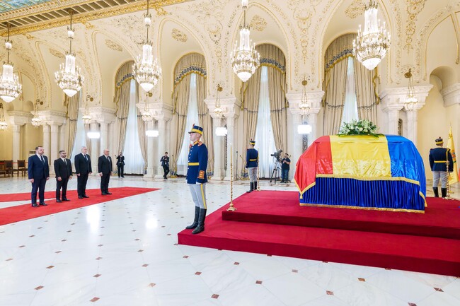 Румъния - Букурещ - Йон Илиеску - ден на национален траур