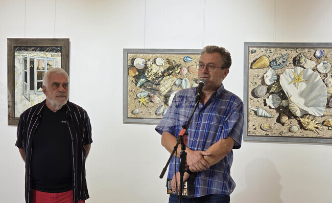 Изложба живопис „Идентичност“ на художника Николай Ханзъров бе открита в Художествената галерия в Добрич