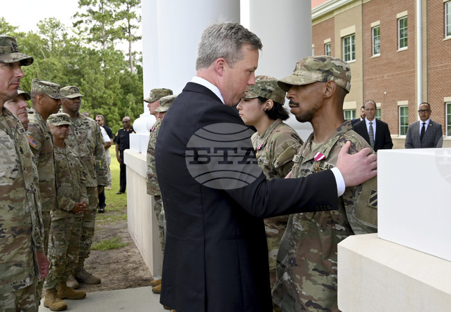 Ранените при стрелбата в САЩ войници се очаква да се възстановят напълно