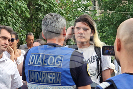 Румъния - протест - указ за обявяване на национален траур в памет на Йон Илиеску