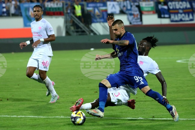 Сабах съобщи, че клубът вече е продал половината билети за домакинството на Левски