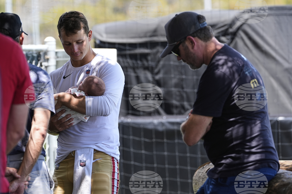 Broncos 49ers Football