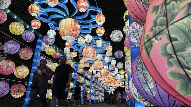 Фестивалът на китайските фенери е популярна лятна атракция във Филаделфия