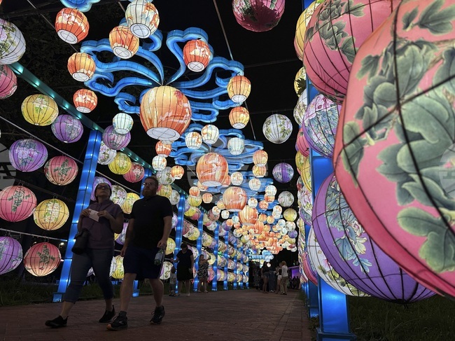 Фестивалът на китайските фенери е популярна лятна атракция във Филаделфия