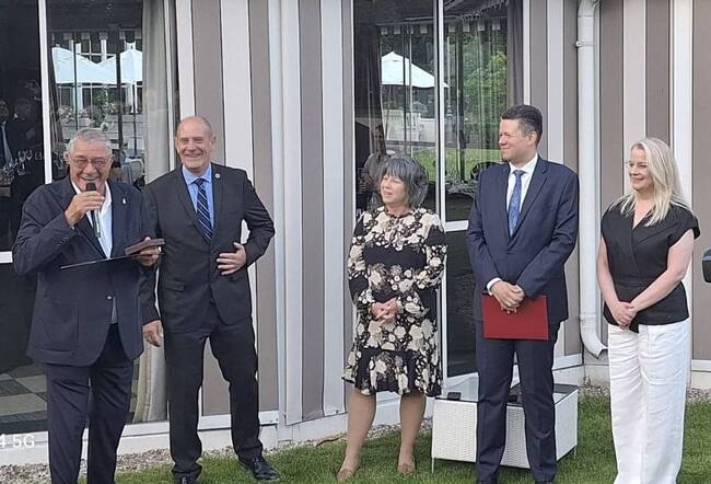 Проф. Пимпирев бе отличен с медал при закриването на Съвещанието на мениджърите на национални антарктически програми във Варшава